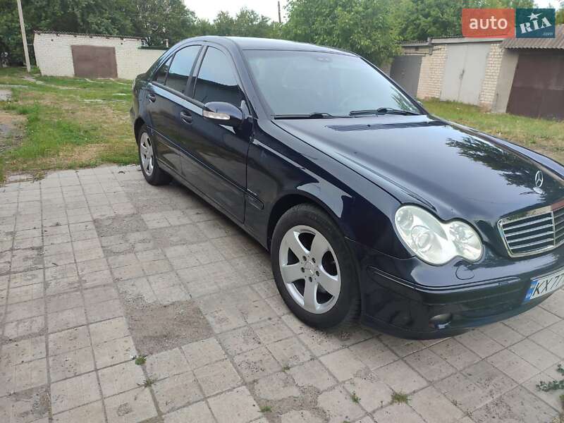 Седан Mercedes-Benz C-Class 2000 в 