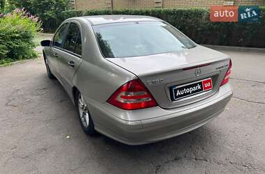 Седан Mercedes-Benz C-Class 2005 в 