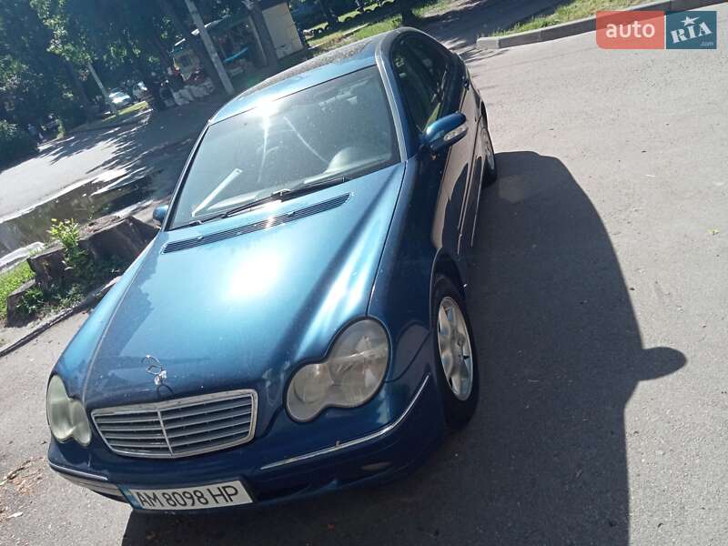 Mercedes-Benz C-Class 2001
