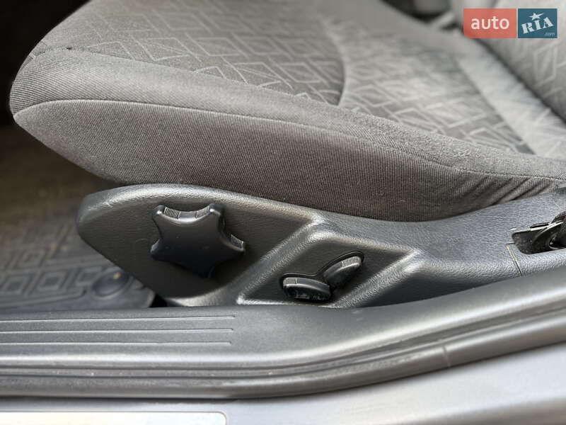 Седан Mercedes-Benz C-Class 2001 в Звягеле