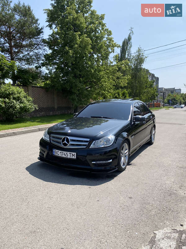 Седан Mercedes-Benz C-Class 2011 в Луцке