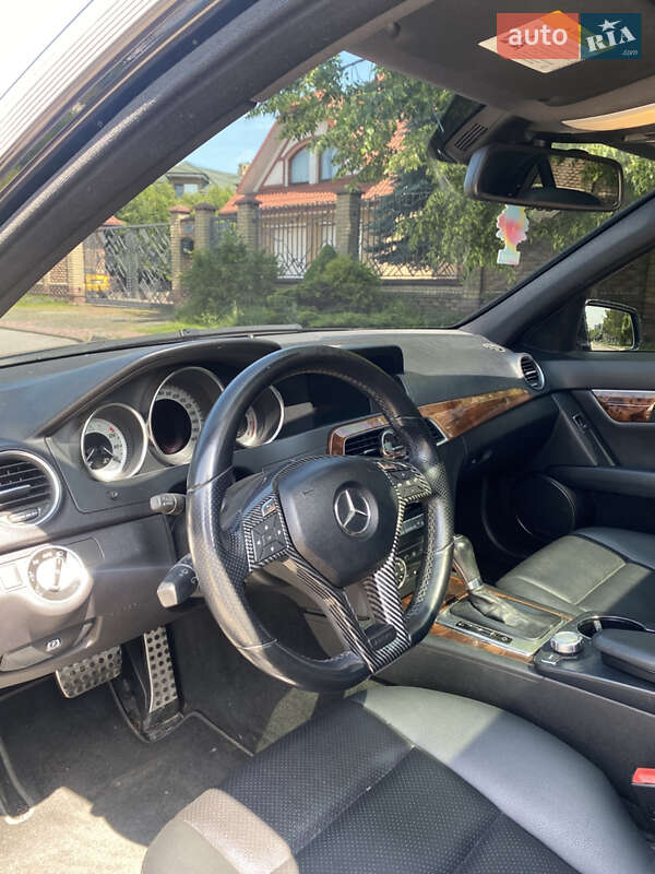 Седан Mercedes-Benz C-Class 2011 в Луцке