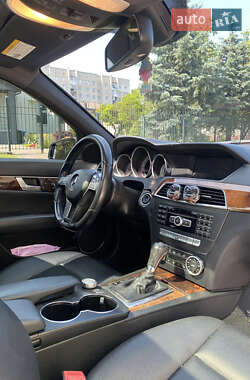 Седан Mercedes-Benz C-Class 2011 в 