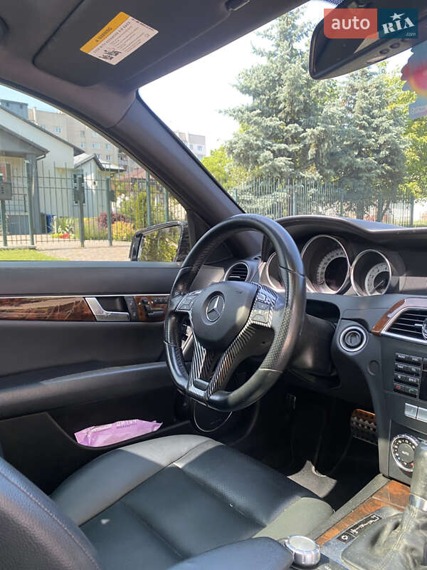 Седан Mercedes-Benz C-Class 2011 в Луцке