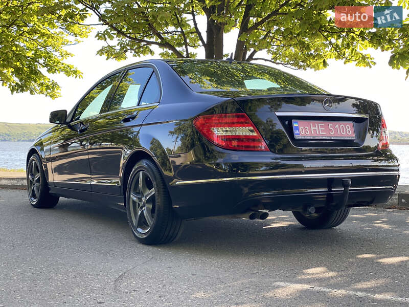 Седан Mercedes-Benz C-Class 2011 в Бурштыне