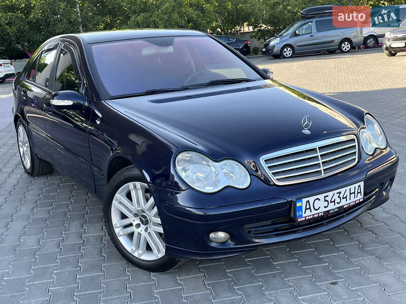 Mercedes-Benz C-Class 2005