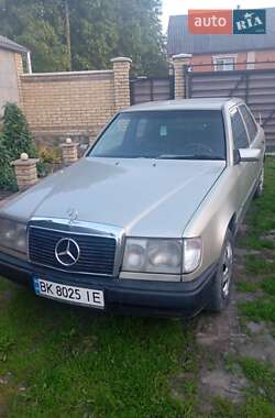Седан Mercedes-Benz C-Class 1992 в Виннице