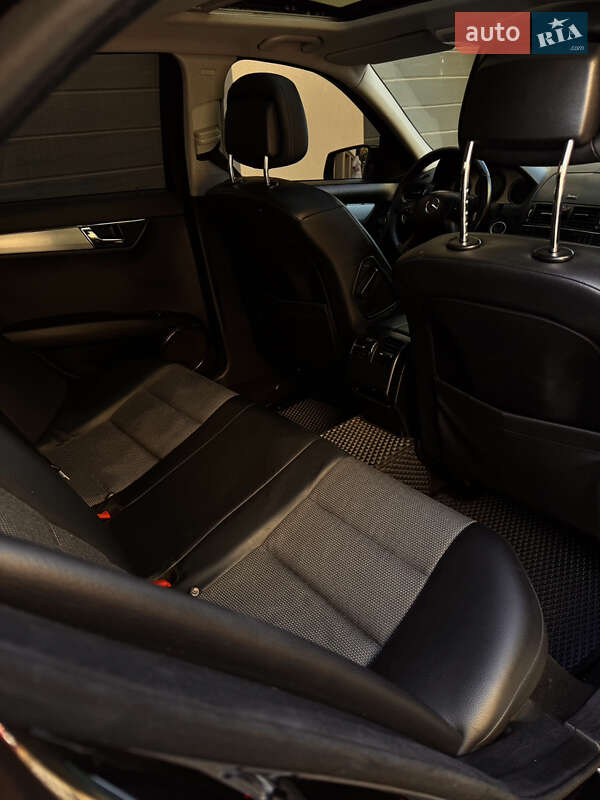 Седан Mercedes-Benz C-Class 2008 в Коломые