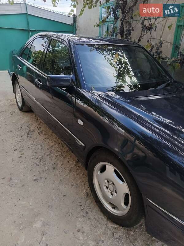 Mercedes-Benz C-Class 1995
