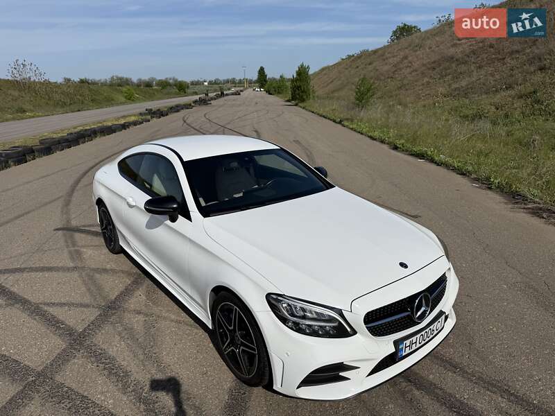 Купе Mercedes-Benz C-Class 2019 в 