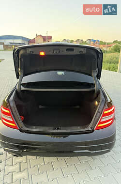 Седан Mercedes-Benz C-Class 2012 в 