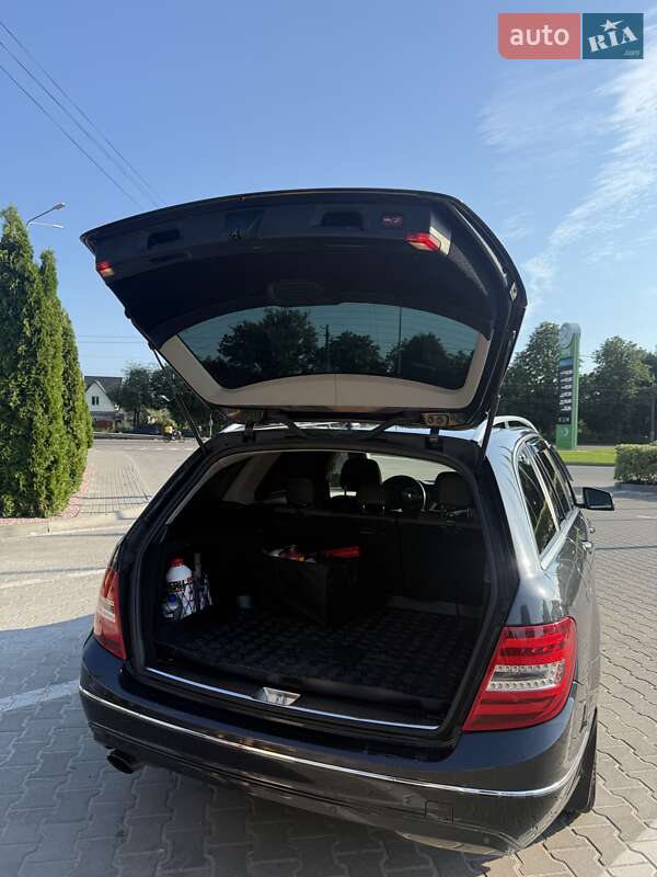 Универсал Mercedes-Benz C-Class 2011 в Житомире