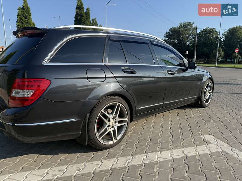Универсал Mercedes-Benz C-Class 2011 в Житомире