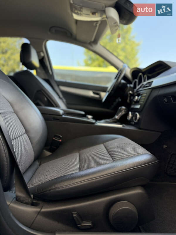 Седан Mercedes-Benz C-Class 2012 в Мостиській