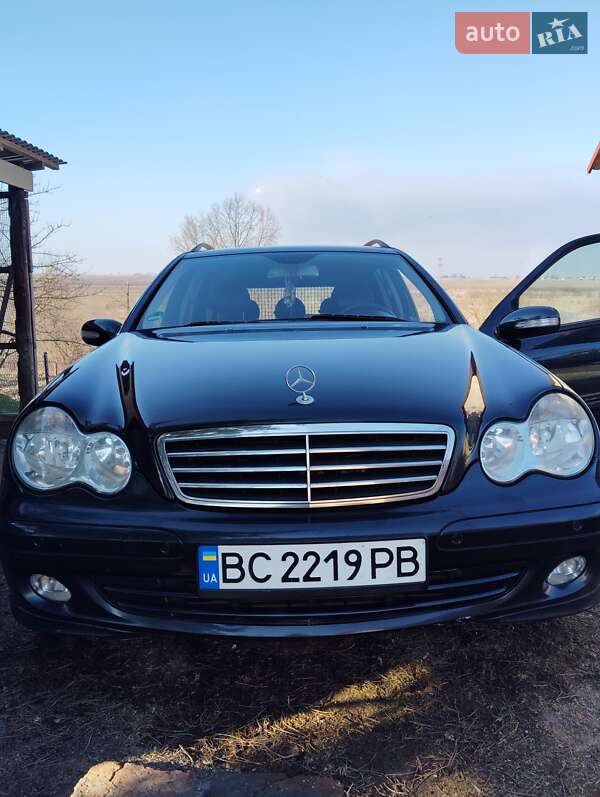 Универсал Mercedes-Benz C-Class 2004 в 