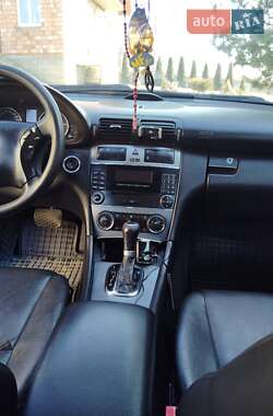 Универсал Mercedes-Benz C-Class 2004 в 