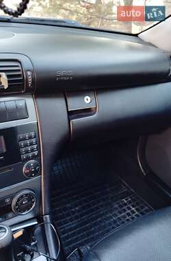Универсал Mercedes-Benz C-Class 2004 в 