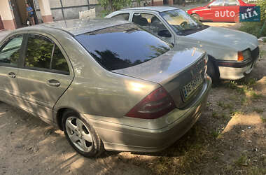 Седан Mercedes-Benz C-Class 2004 в 