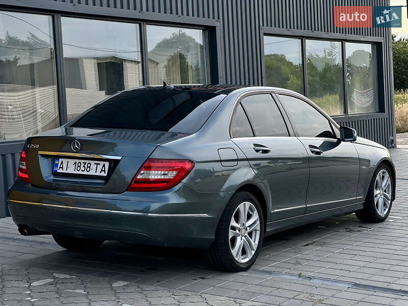 Седан Mercedes-Benz C-Class 2011 в Черкассах