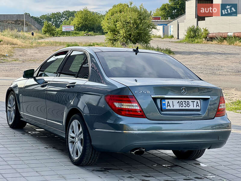 Седан Mercedes-Benz C-Class 2011 в Черкассах