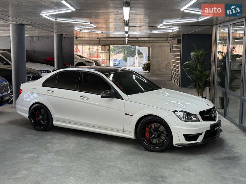 Mercedes-Benz C-Class 2011