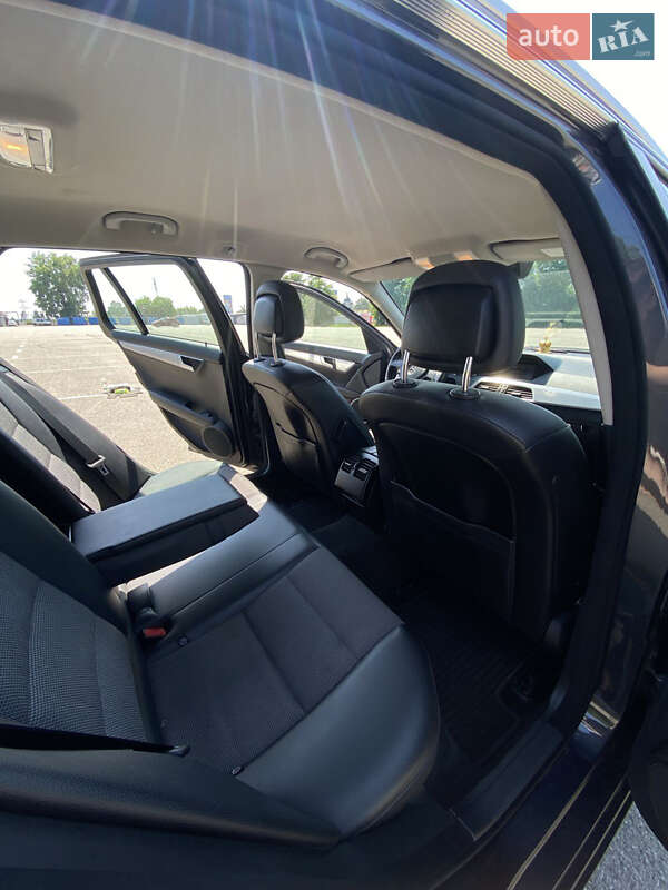 Універсал Mercedes-Benz C-Class 2013 в Києві фото 12 Універсал Mercedes-Benz C-Class 2013 в Києві