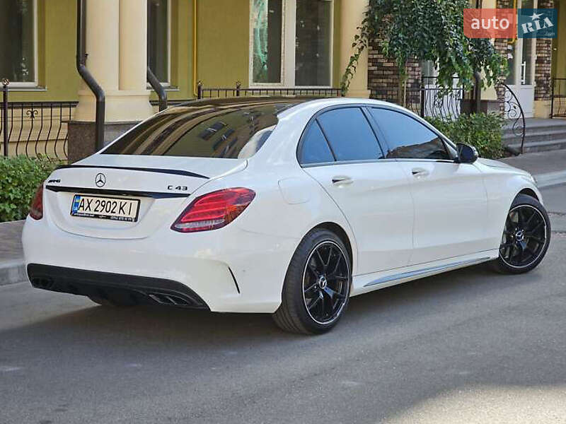 Седан Mercedes-Benz C-Class 2016 в Львові