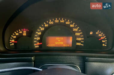 Седан Mercedes-Benz C-Class 2002 в 