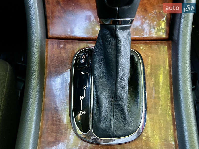 Седан Mercedes-Benz C-Class 2002 в Чернівцях