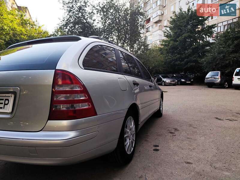 Універсал Mercedes-Benz C-Class 2003 в Кропивницькому