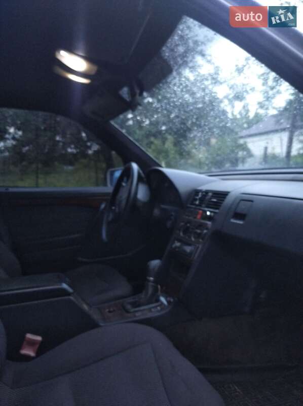 Седан Mercedes-Benz C-Class 1994 в Волочиске