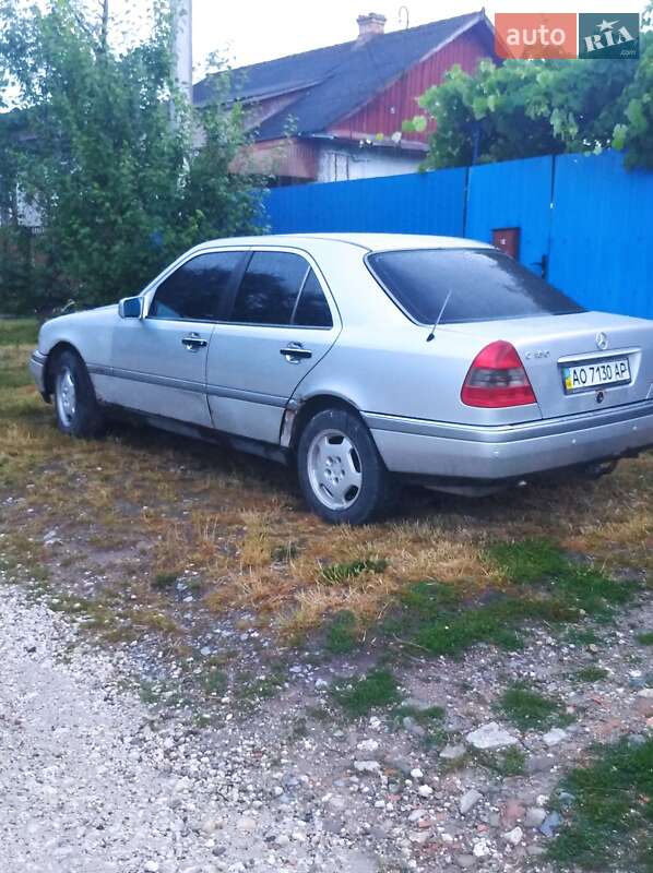Седан Mercedes-Benz C-Class 1994 в Волочиске