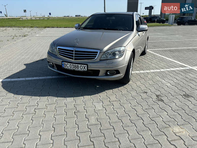 Седан Mercedes-Benz C-Class 2009 в Львове