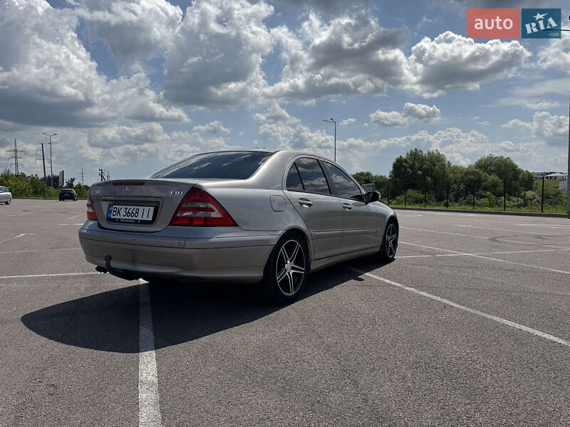Седан Mercedes-Benz C-Class 2007 в Рівному
