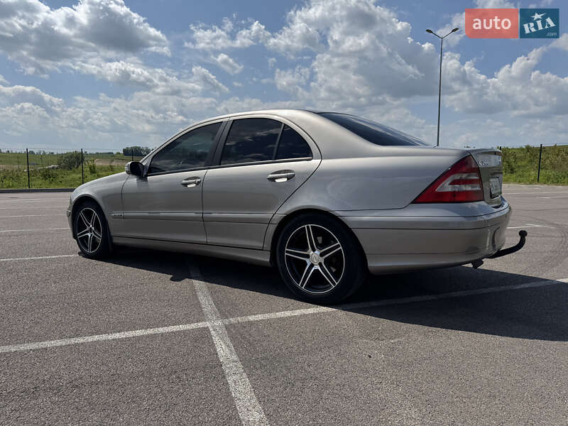 Седан Mercedes-Benz C-Class 2007 в Рівному