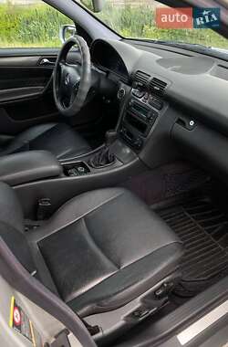 Седан Mercedes-Benz C-Class 2002 в 