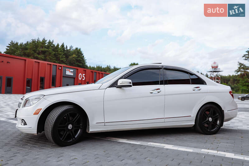 Седан Mercedes-Benz C-Class 2010 в Львове