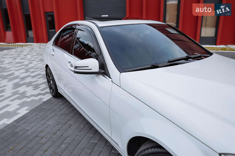 Седан Mercedes-Benz C-Class 2010 в Львове