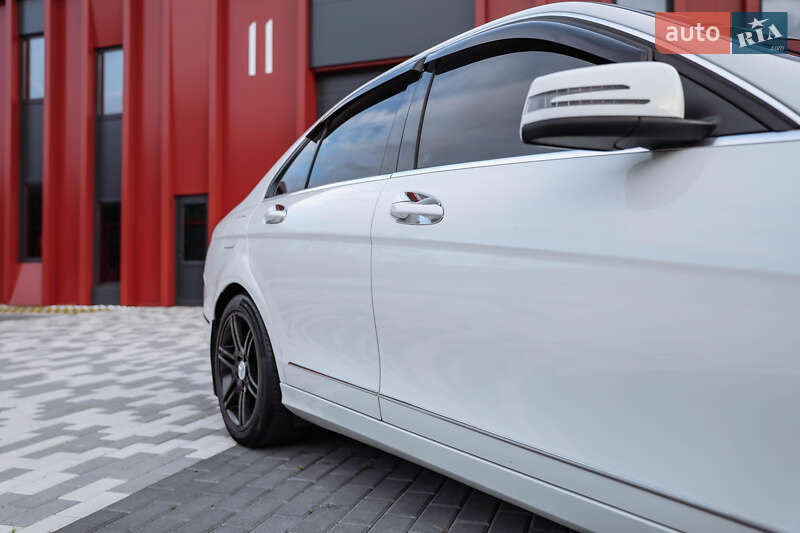 Седан Mercedes-Benz C-Class 2010 в Львове