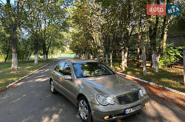 Седан Mercedes-Benz C-Class 2002 в Чернігові