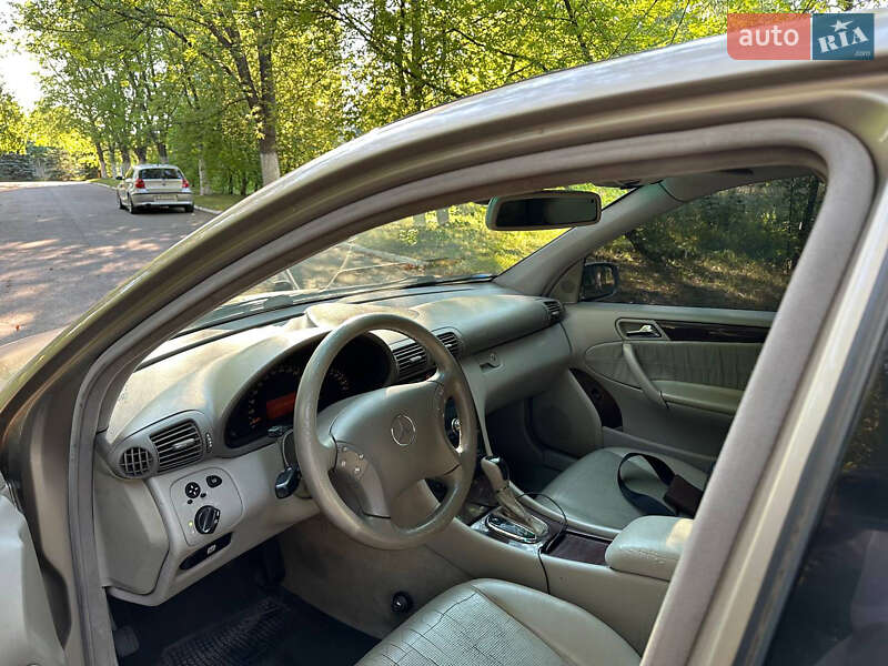 Седан Mercedes-Benz C-Class 2002 в Чернигове
