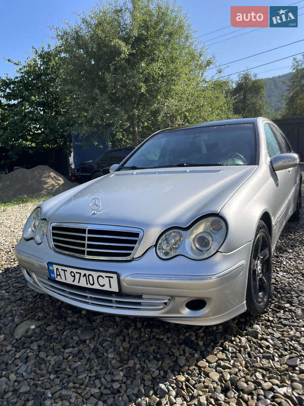 Седан Mercedes-Benz C-Class 2003 в Вижниці