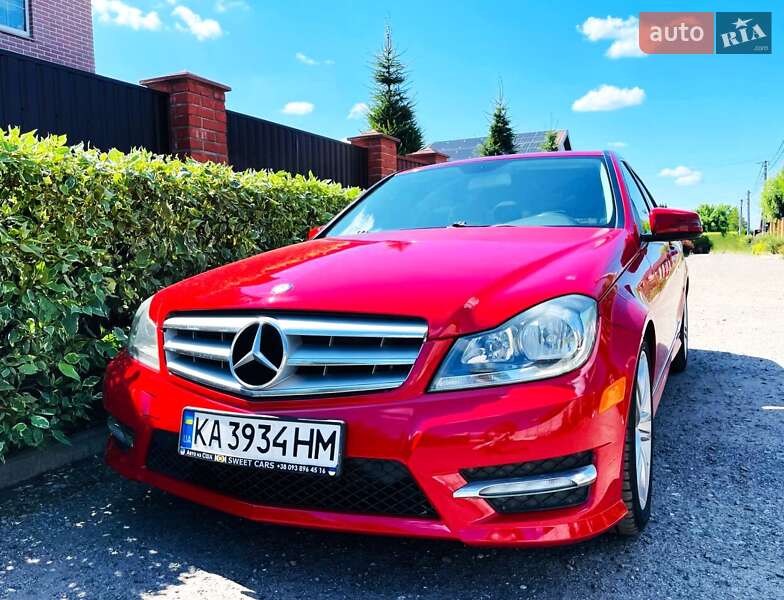 Седан Mercedes-Benz C-Class 2012 в Києві
