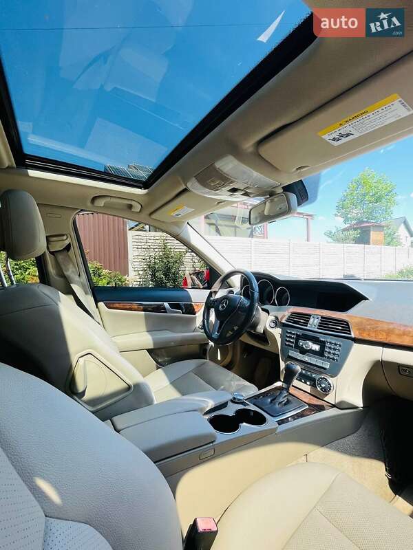 Седан Mercedes-Benz C-Class 2012 в Києві