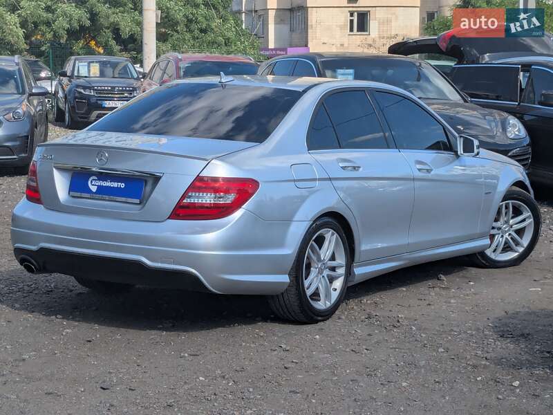 Седан Mercedes-Benz C-Class 2011 в Києві