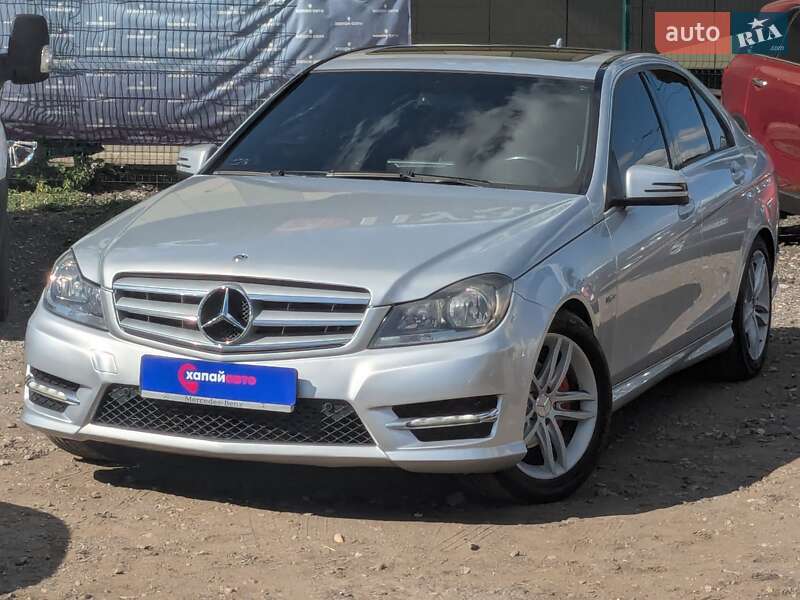 Mercedes-Benz C-Class 2011