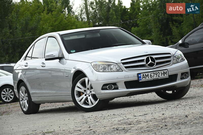 Седан Mercedes-Benz C-Class 2009 в 