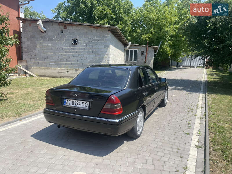 Седан Mercedes-Benz C-Class 1994 в Чернівцях
