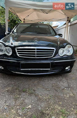 Седан Mercedes-Benz C-Class 2005 в 