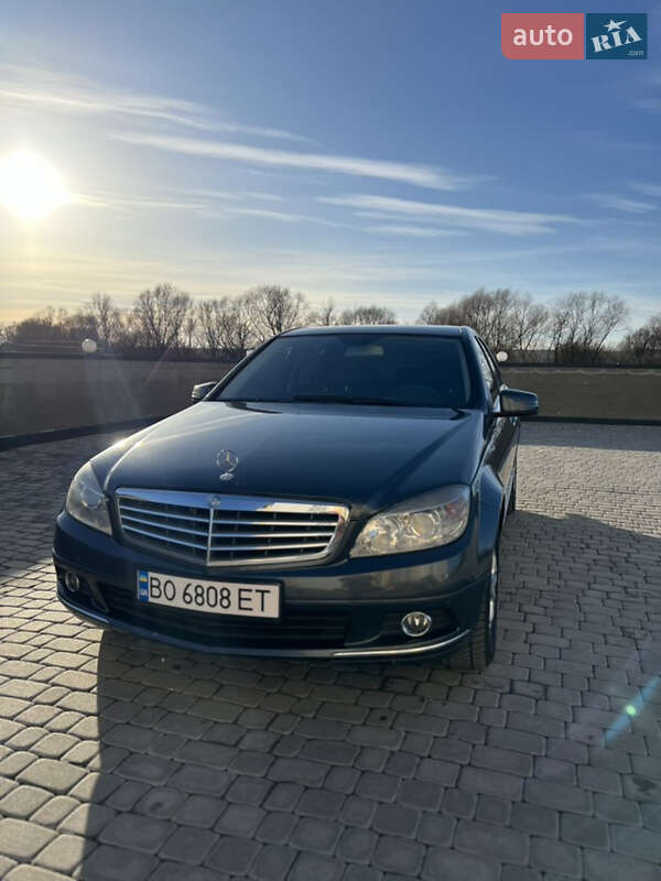 Седан Mercedes-Benz C-Class 2010 в Тернополе